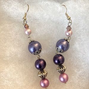 Shades of purple and pink pearl bead earrings